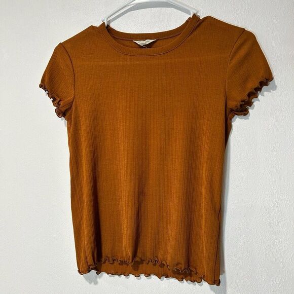 Madewell Semi-Sheer Ribbed Lettuce Hem Tee - Picture 1 of 6